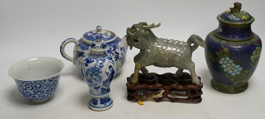 A group of Chinese and Japanese items to include a Kangxi miniature blue and white vase and matched cover, a blue and white cup and a cloisonné jar and cover, tallest 16cm. Condition - varies